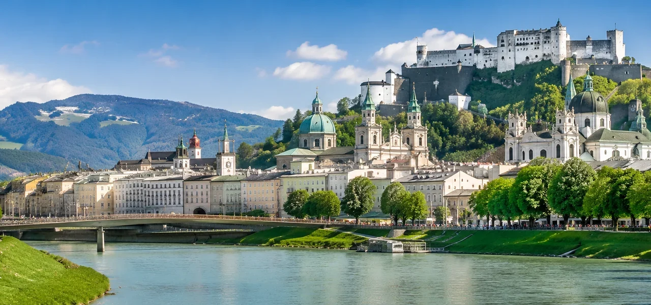 Alpine Lakes, Sound of Music & Oberammergau Passion Play Tour 2030 – OSM30