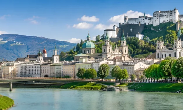 Alpine Lakes, Sound of Music & Oberammergau Passion Play Tour 2030 – OSM30